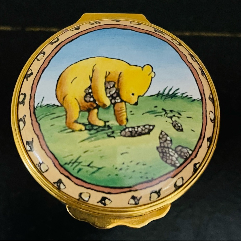 Limoges type box/Halcyon Days Winnie The Pooh, Disney